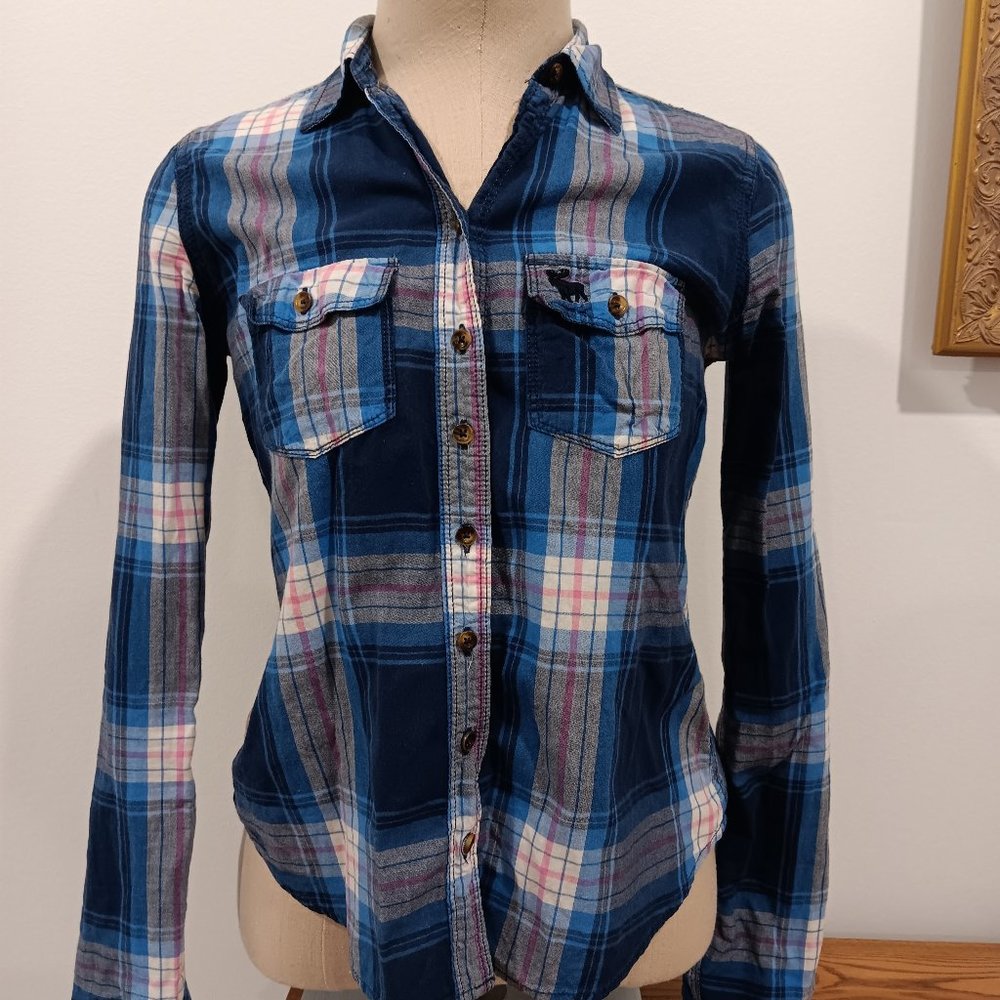 Abercrombie & Fitch Blue Plaid Long Sleeves Shirt, Size XS